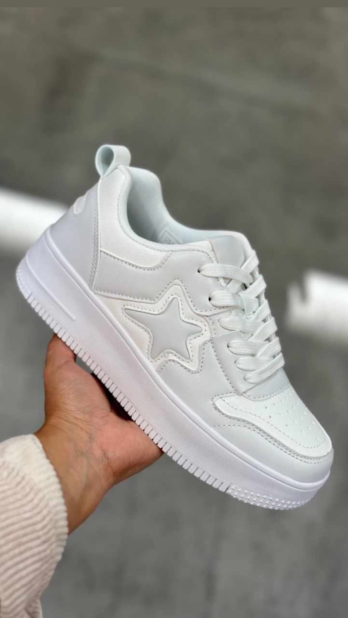 SNEAKERS PLANOS ESTRELLA