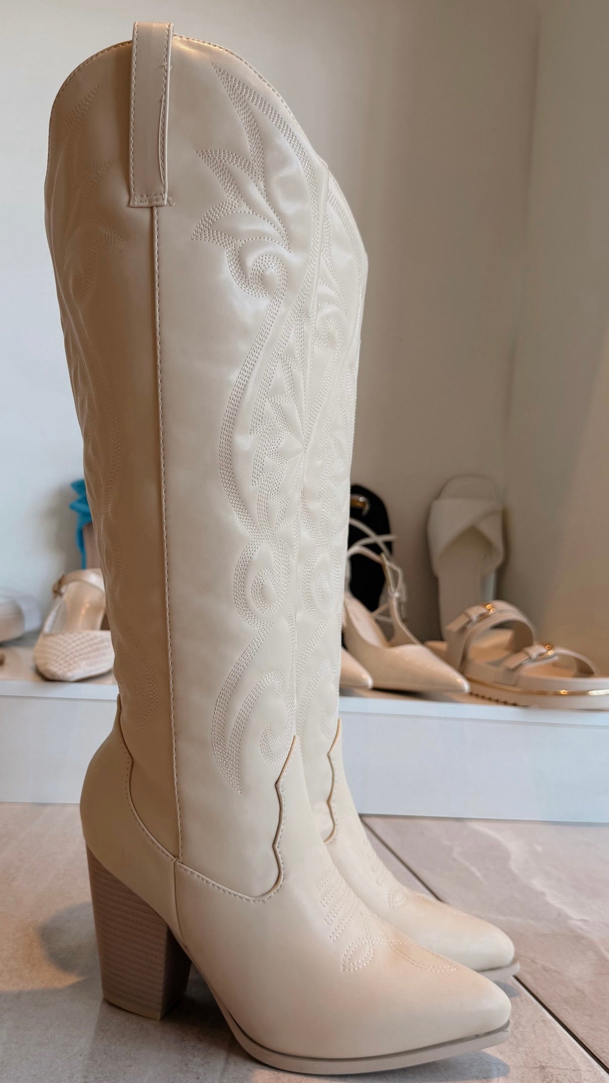 MAXI COWBOY BOOTS LATTE DE TACÓN FOREVER