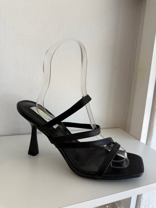 HEELS TACON COPITA METEDERA NEGRO