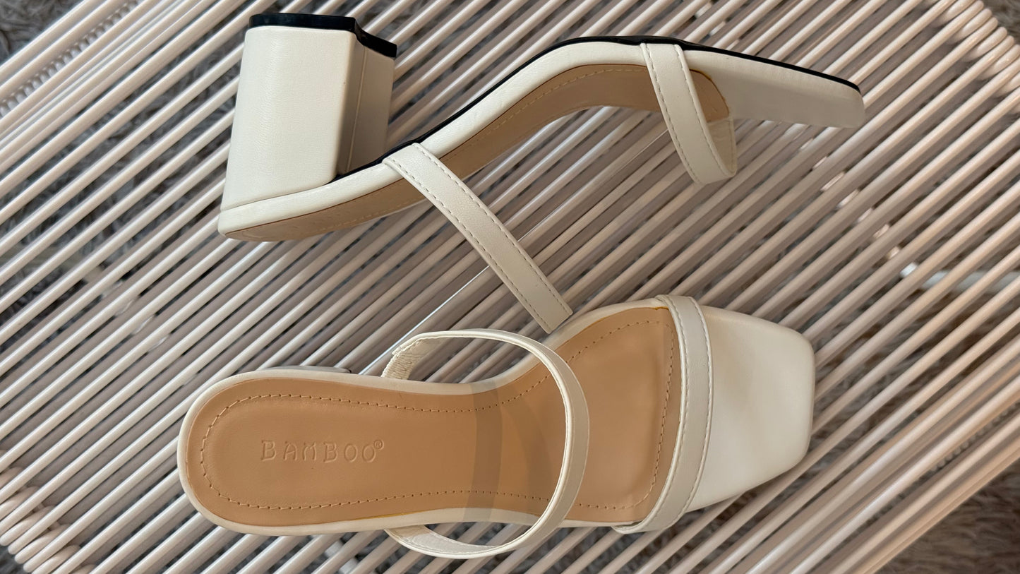 BASIC BLOCK HEELS BLANCOS