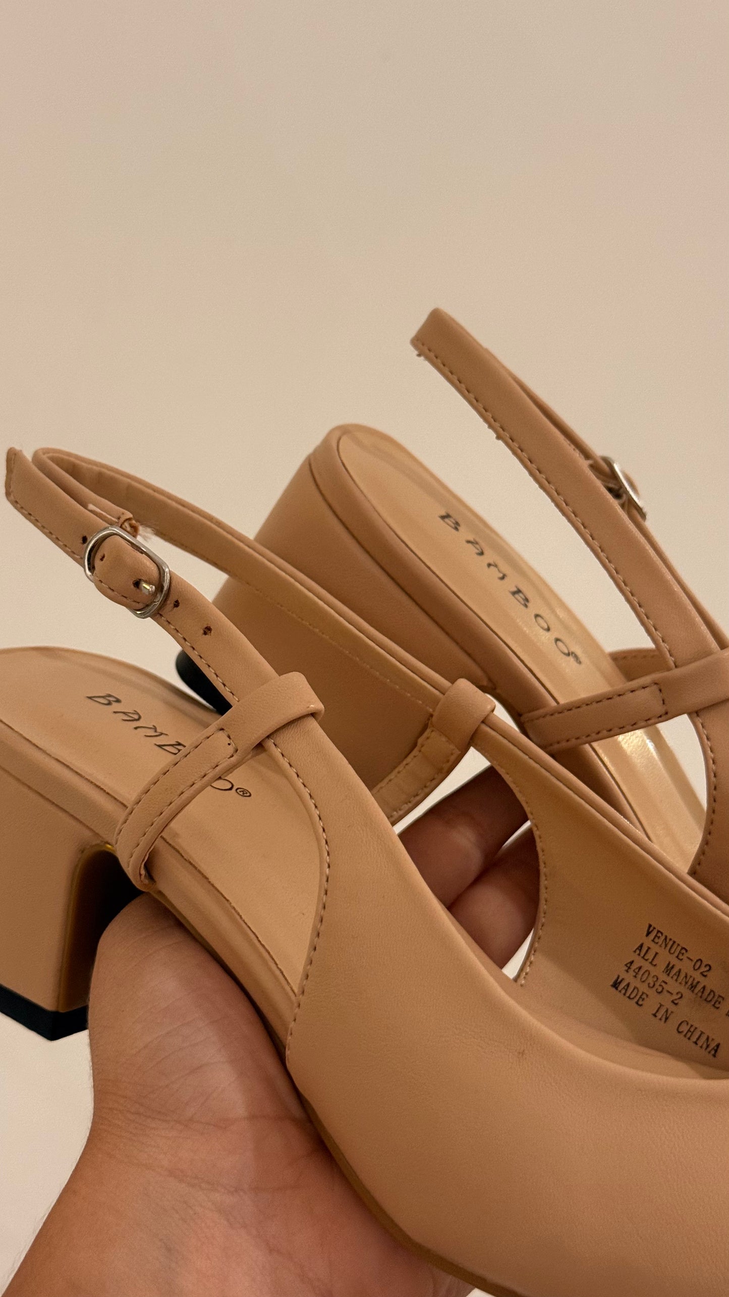 BLOCK HEELS NUDE PUNTA CUADRADA NEGRA