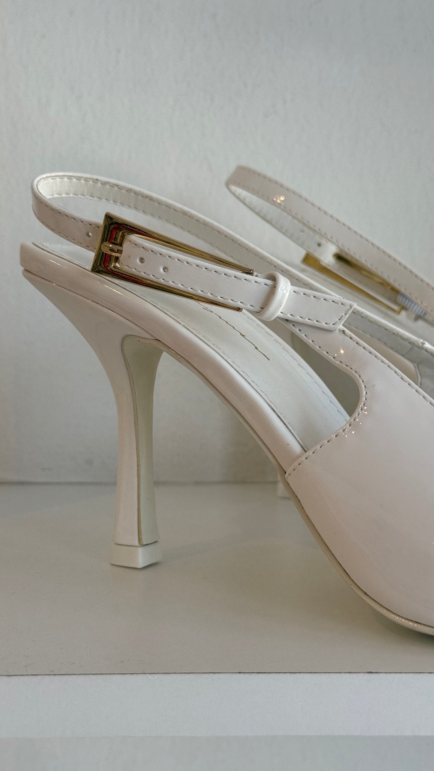 PUMP HEELS BLANCOS CHAROL OLIVIA