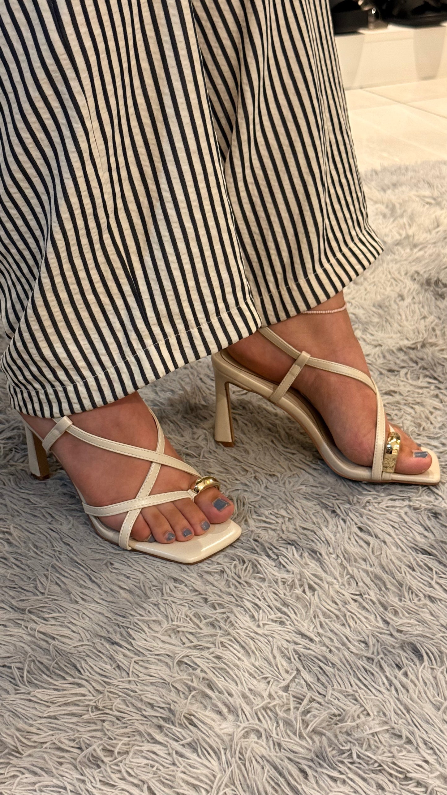 HEELS DE ANILLO LATTE