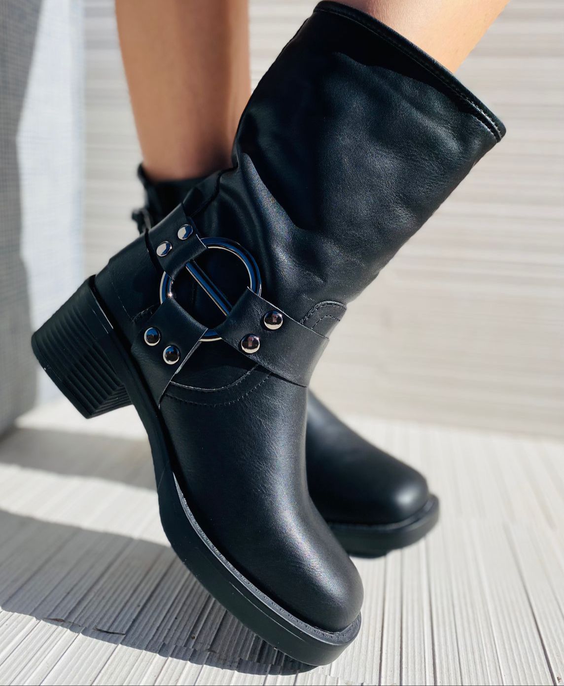 BIKER BOOTS NEGRAS CORTA