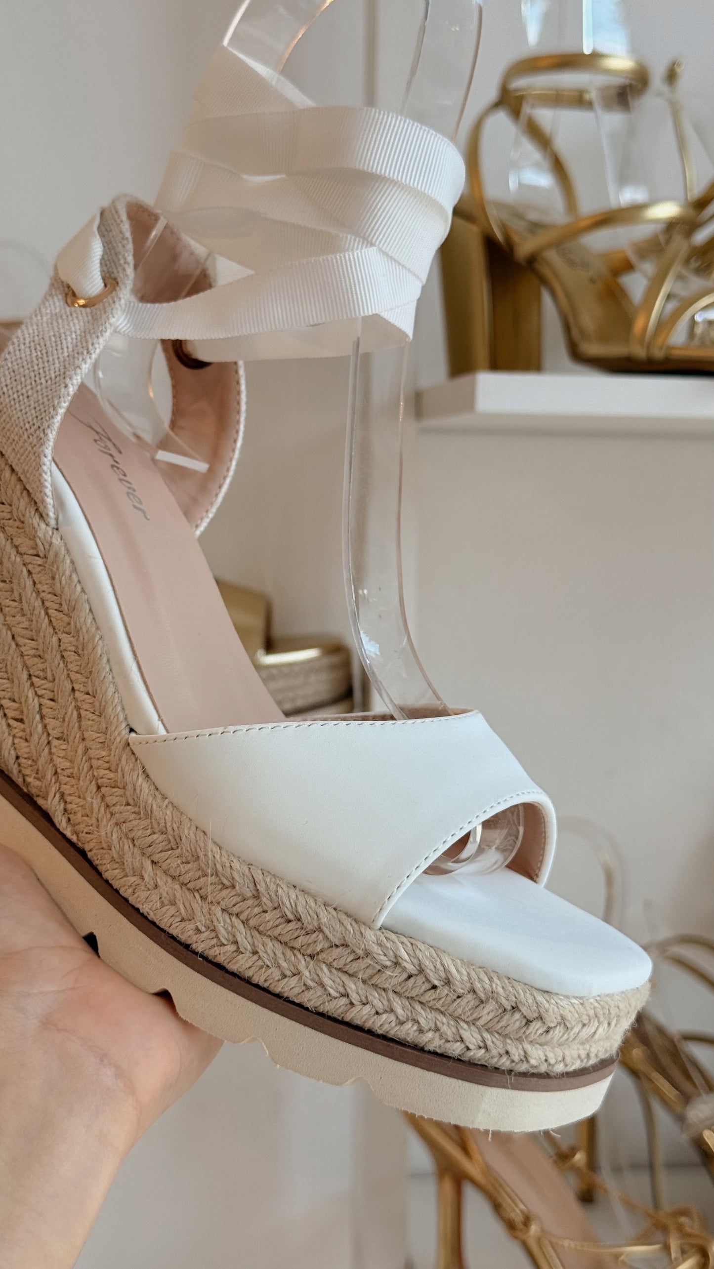 ALPARGATA DE PLATAFORMA BLANCA CON LISTONES