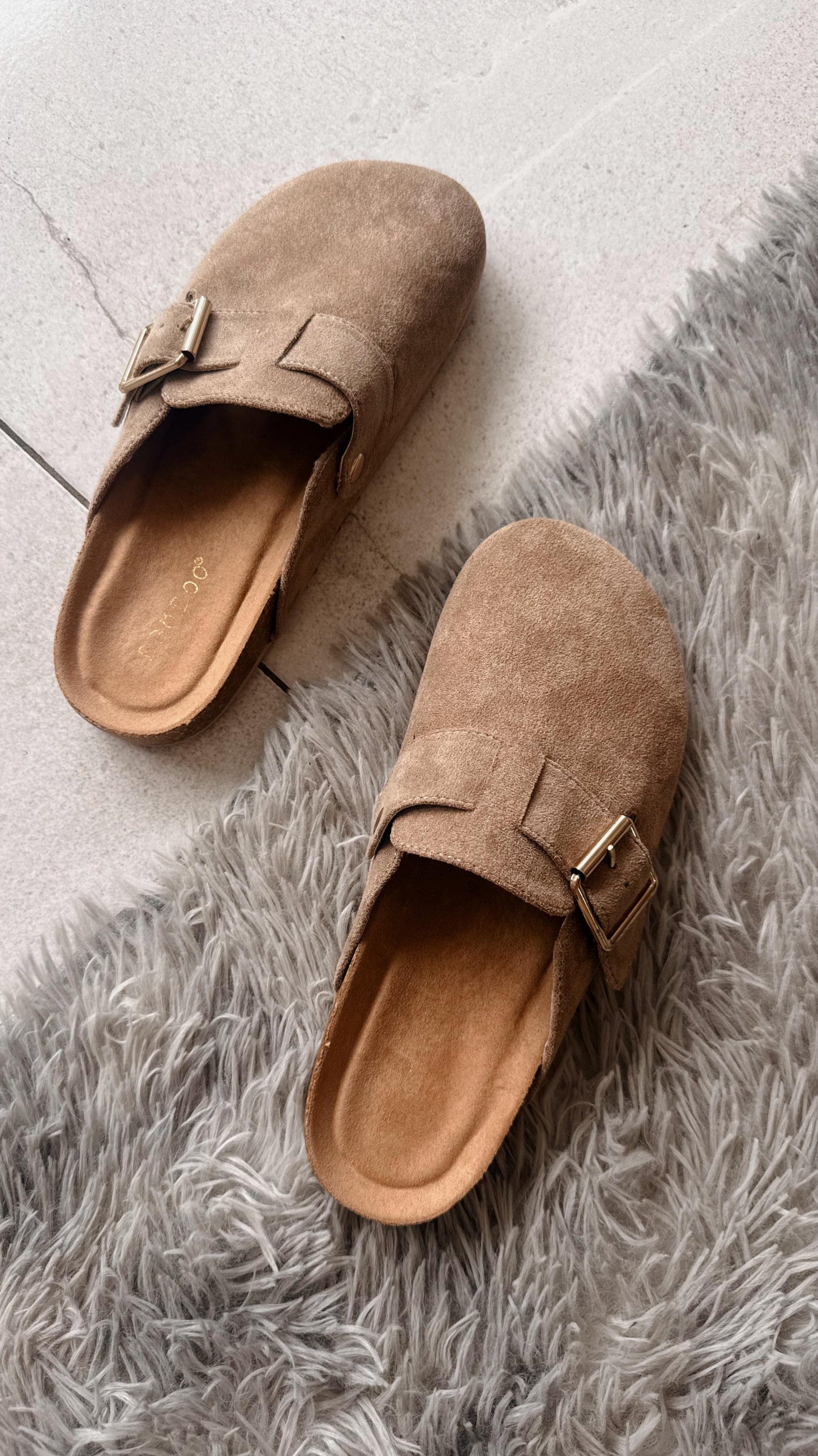 CLOGS CAFÉ