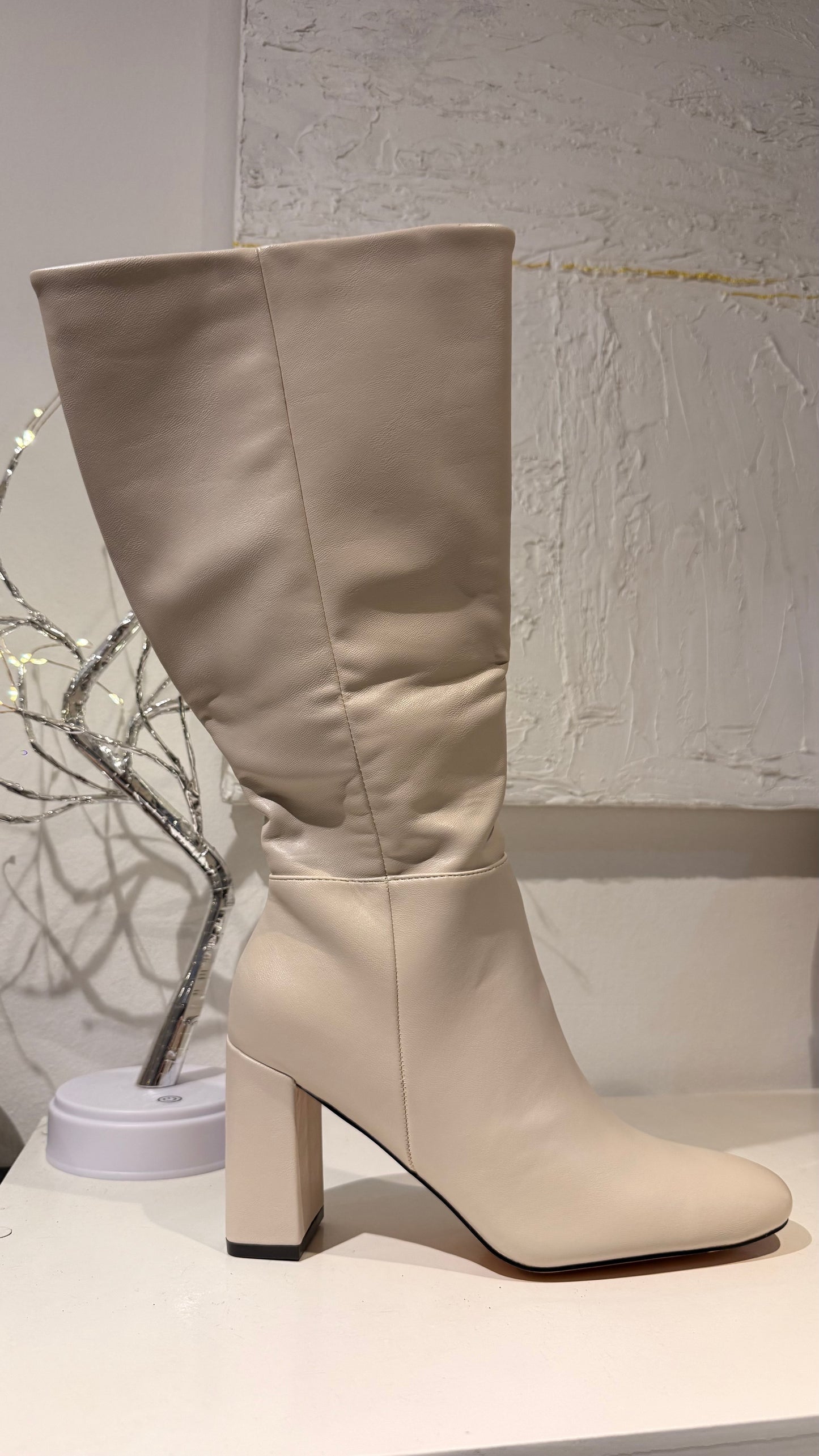 BOTAS TACÓN CUADRADO LILIANA