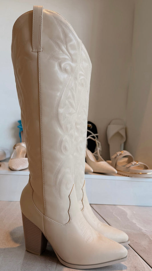 COWBOY BOOTS LARGAS CON TACÓN