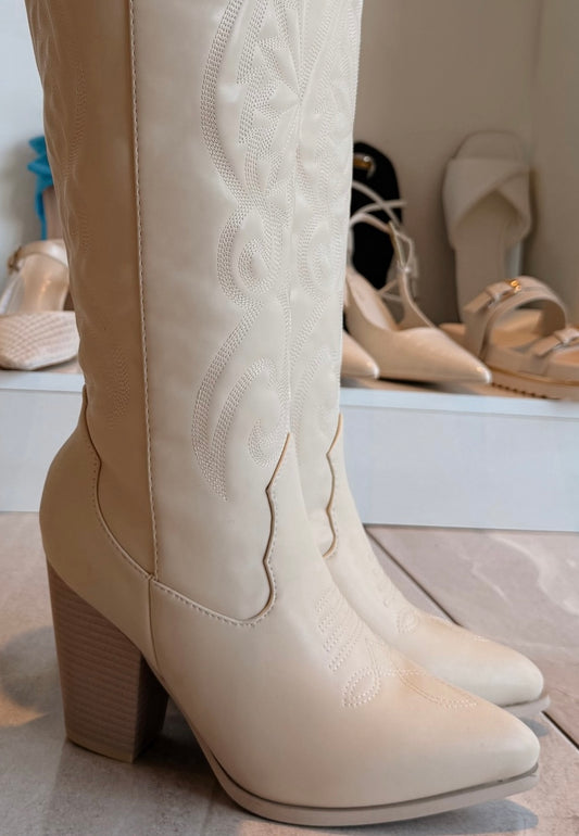 COWBOY BOOTS LATTE CON TACÓN