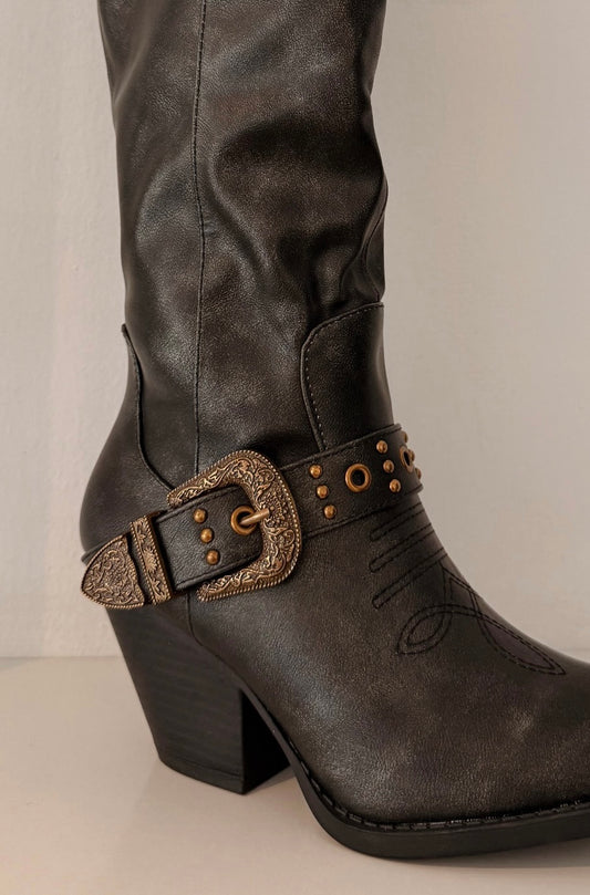 COWBOY BOOTS NEGRAS CON HEBILLA