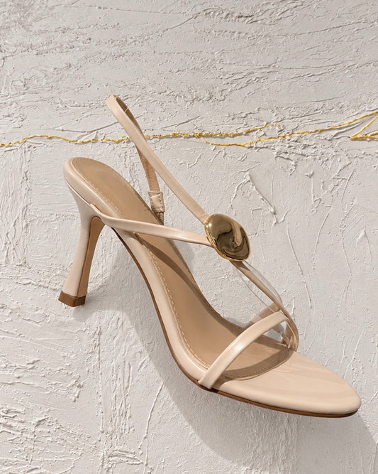 HEELS LATTE DETALLE DORADO
