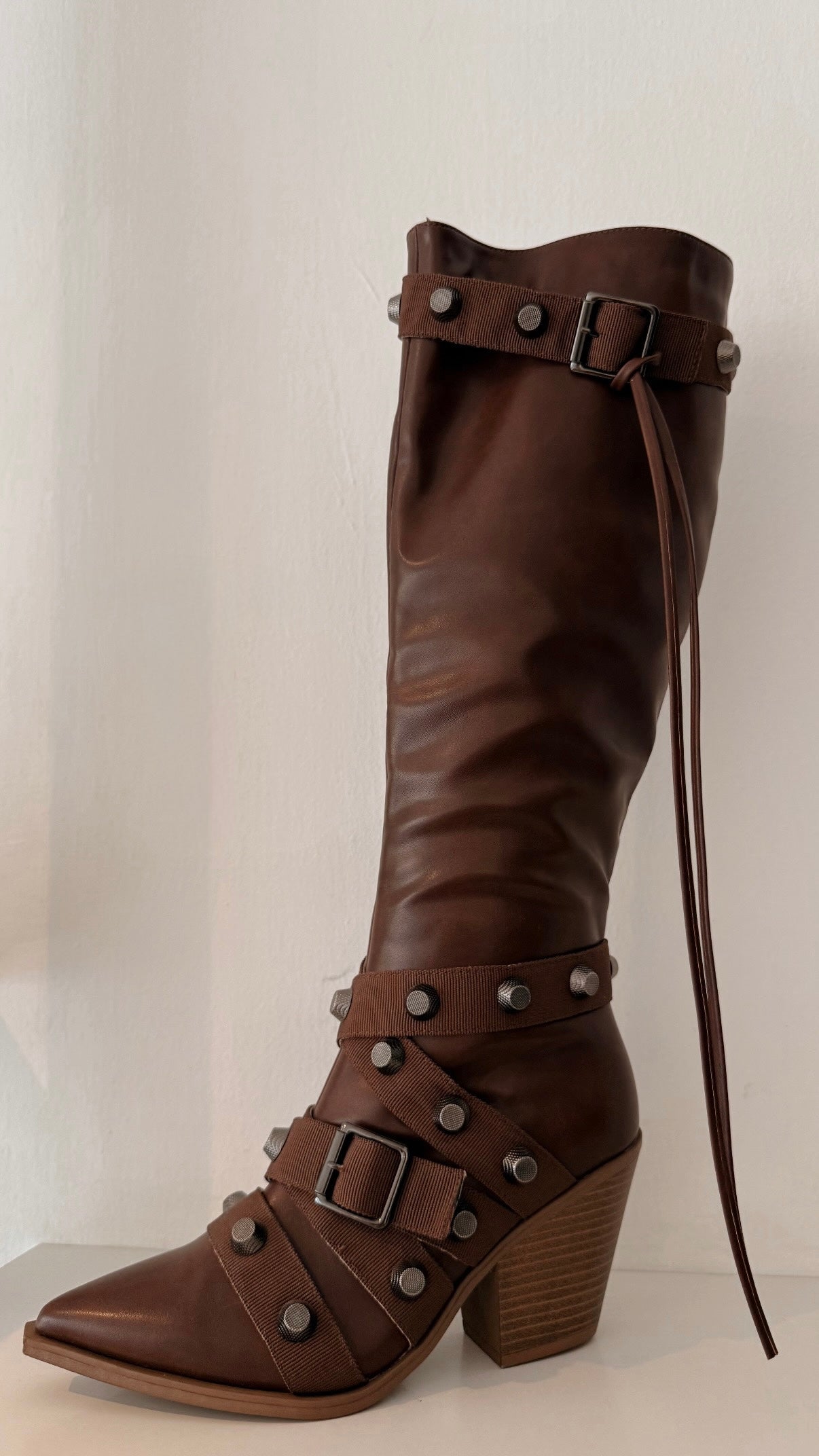 KARMA BOOTS CAFÉ