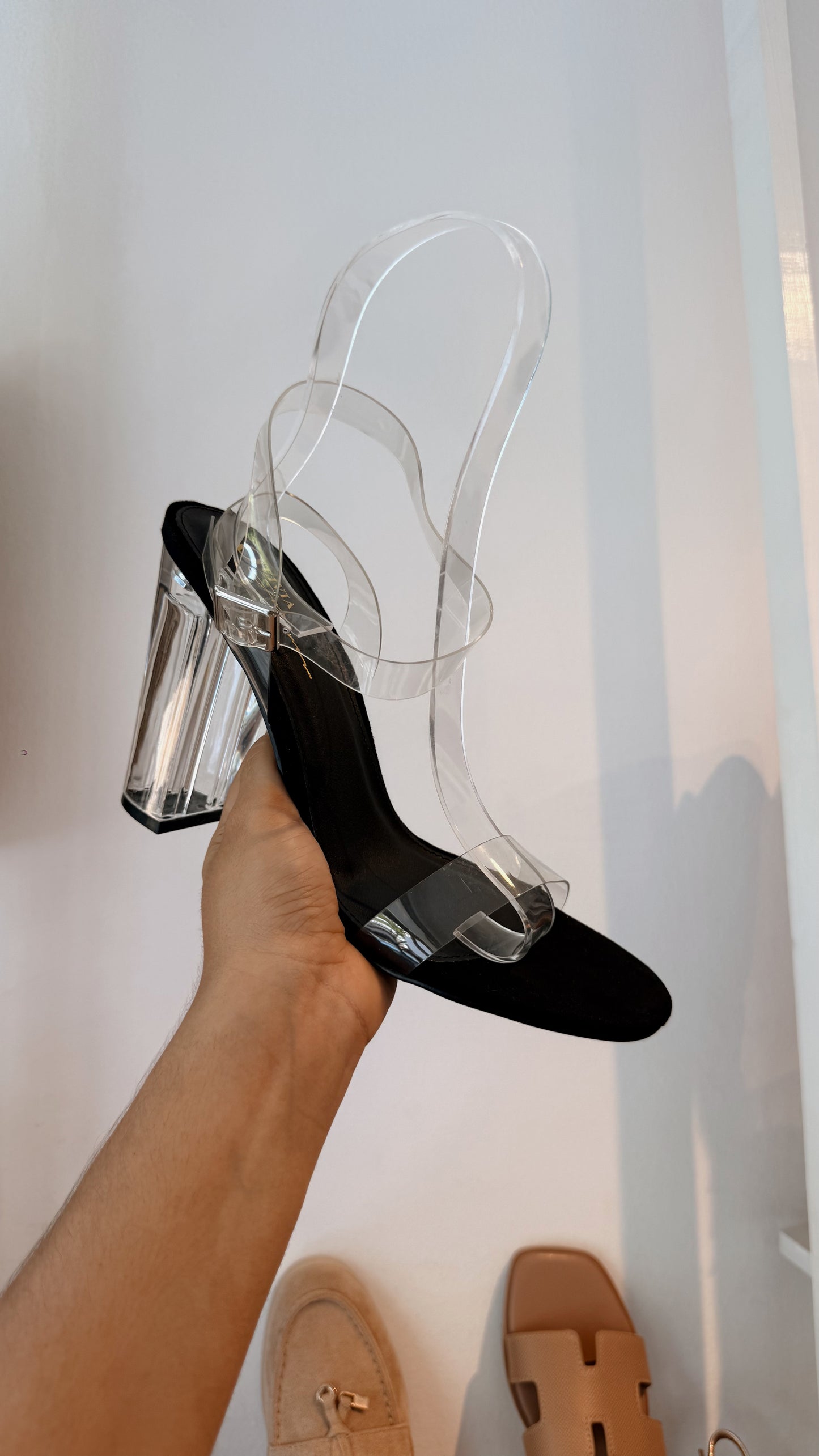 BLOCK HEELS TRANSPARENTE NEGRO