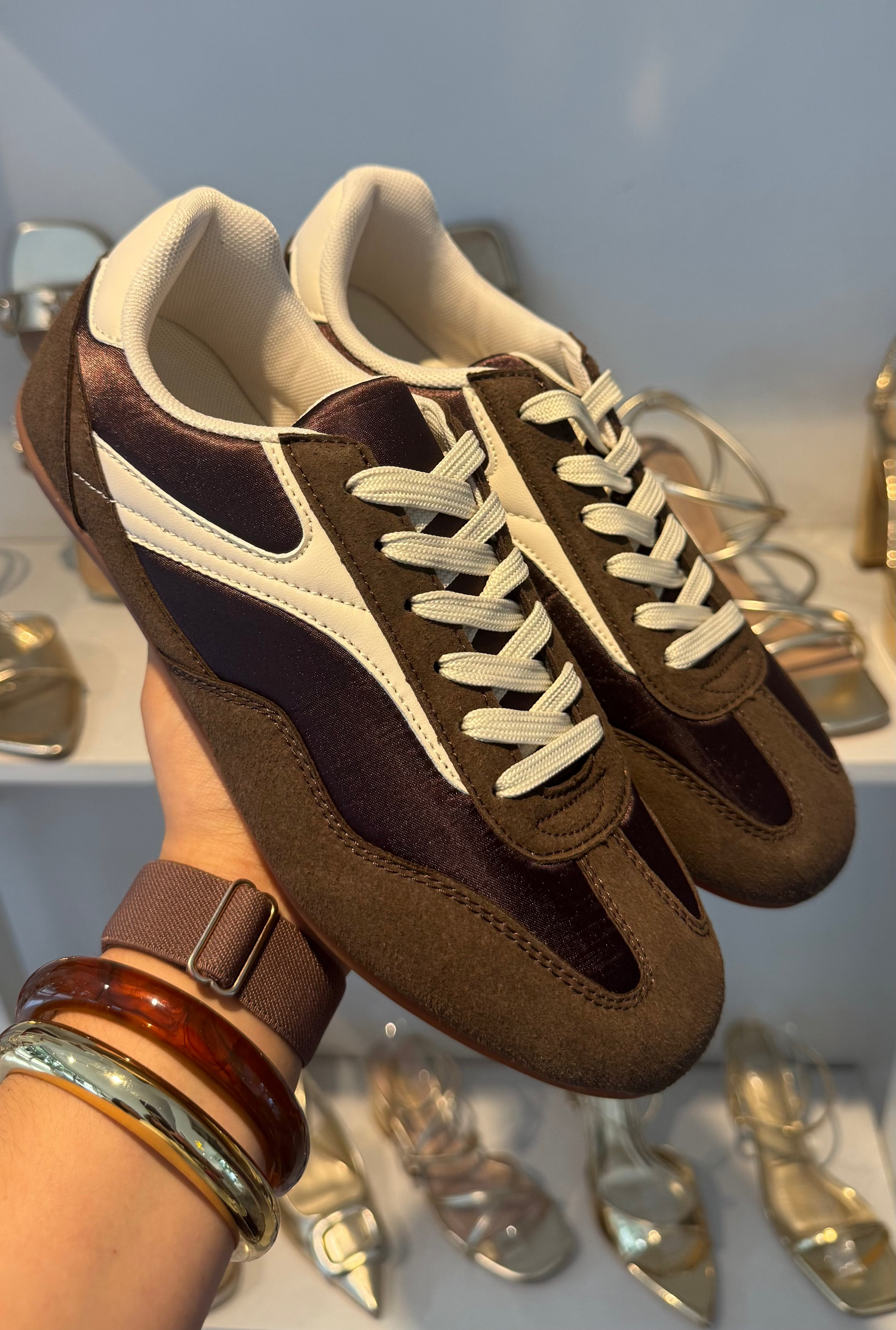 SNEAKERS