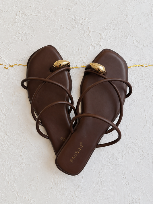 SANDALS ANILLO TIRITAS CAFÉ