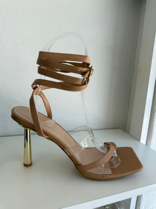 HEELS TACON DORADO STRAPS NUDE