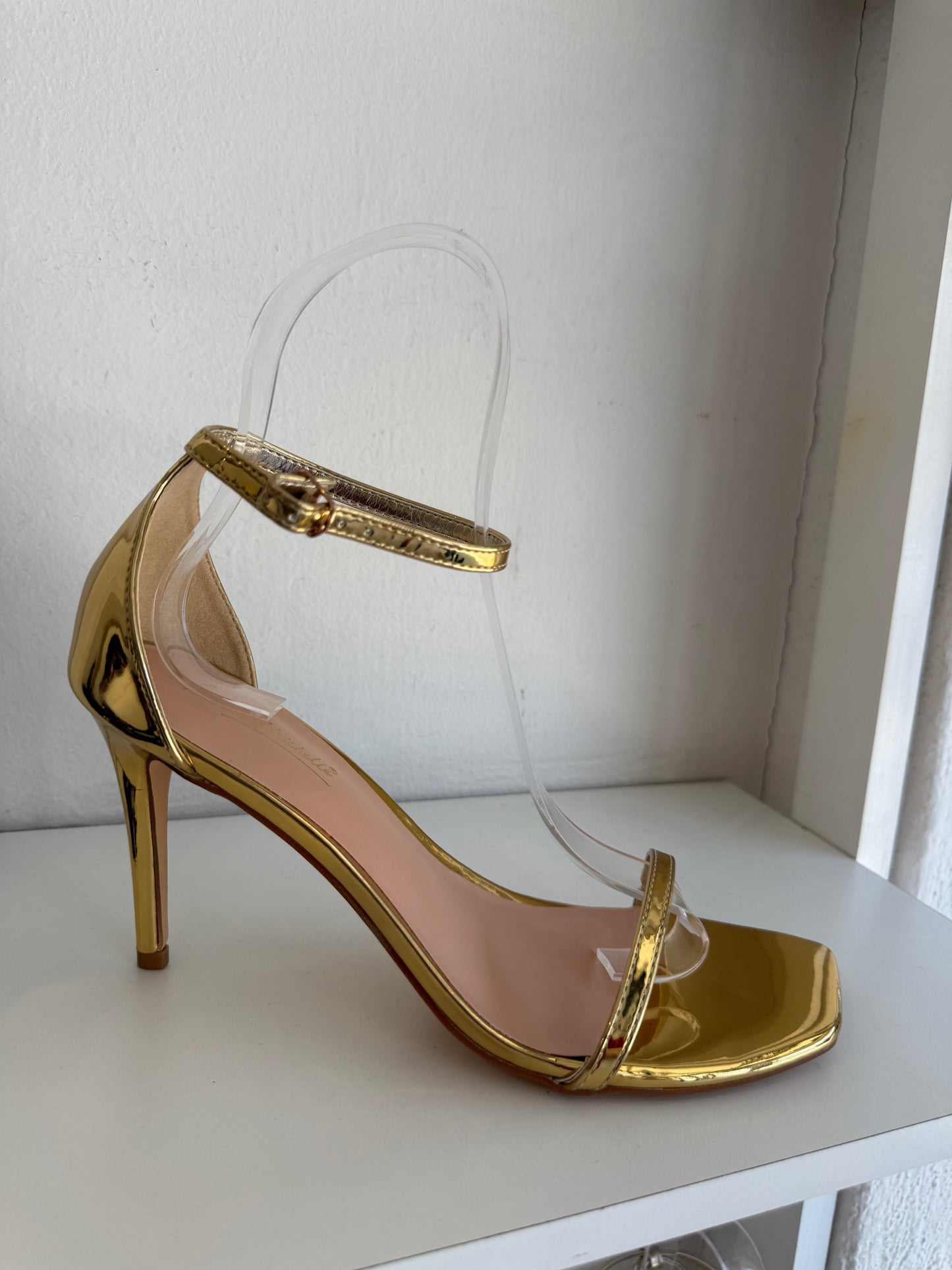 CLASSIC HEELS PULSERA DORADO