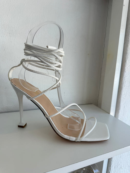 HEELS STRAPS TACON CUADRADO BLANCO