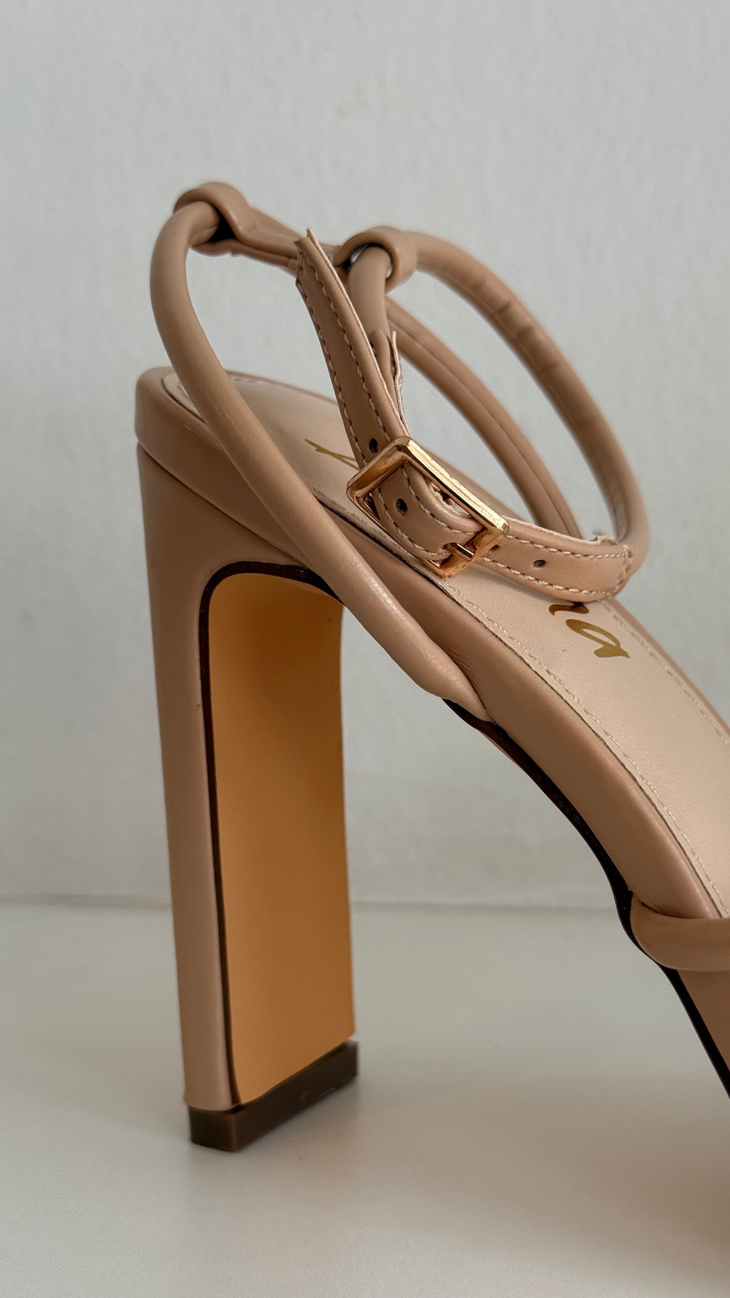HEELS TACÓN RECTÁNGULAR