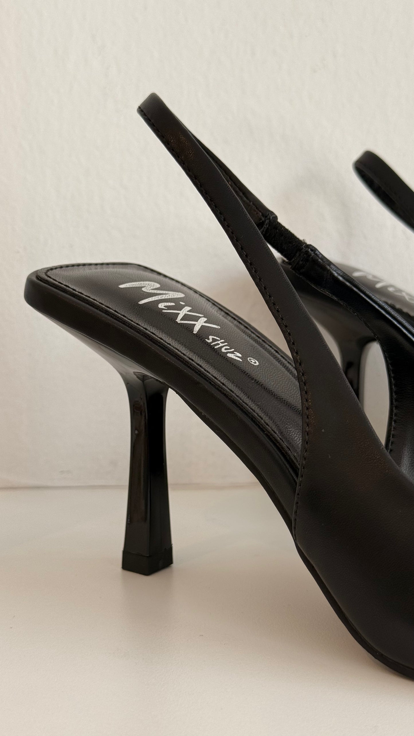 PUMP HEELS NEGRO MATE