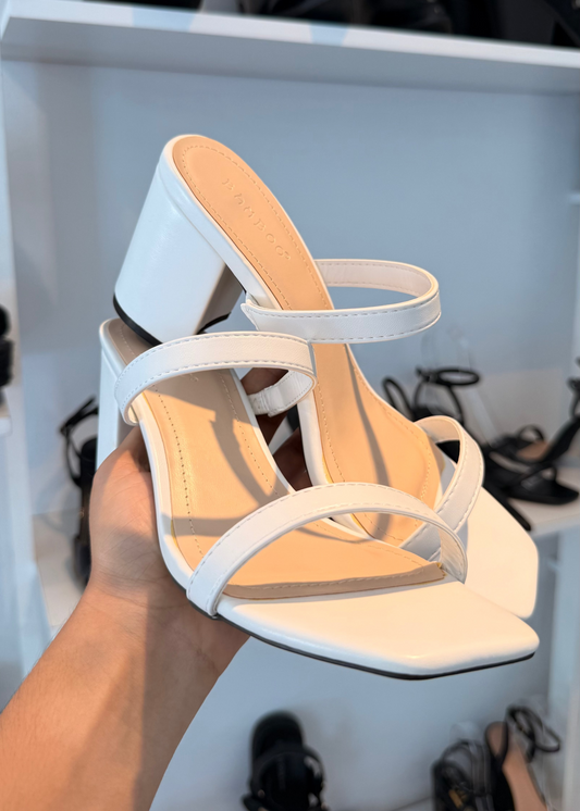 BASIC BLOCK HEELS BLANCOS
