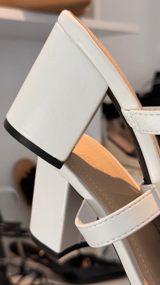 BASIC BLOCK HEELS BLANCOS