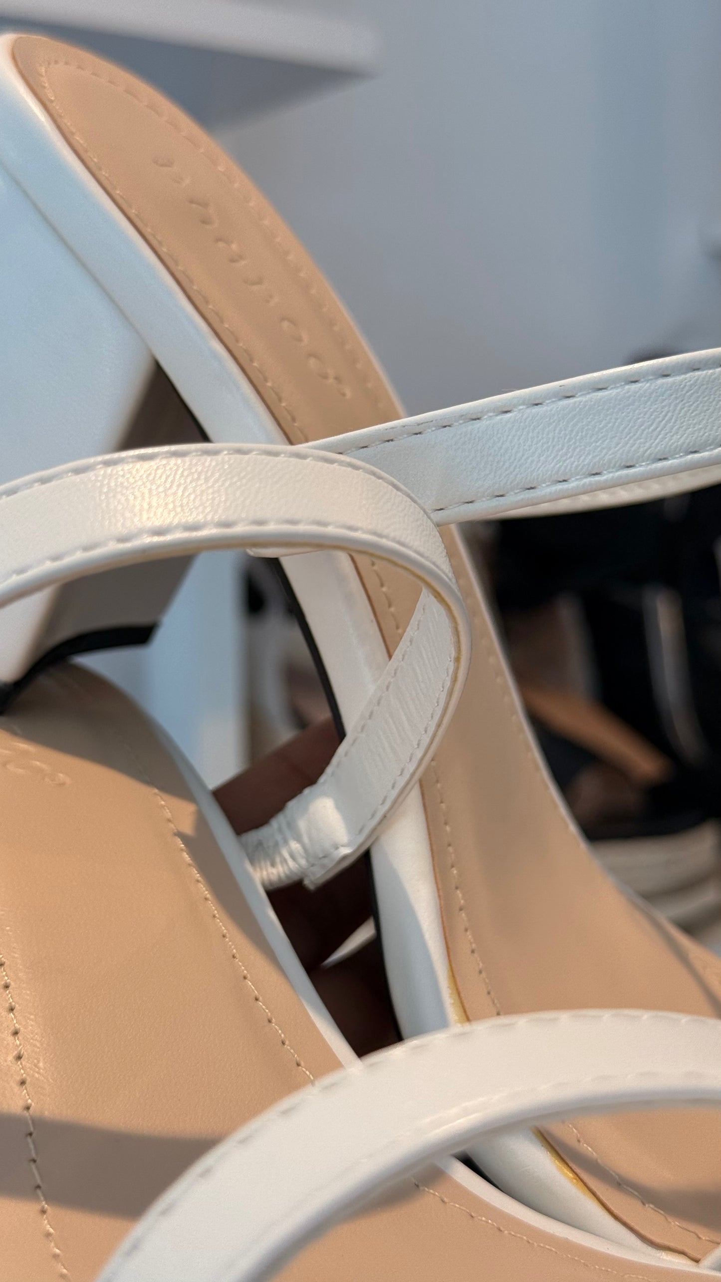 BASIC BLOCK HEELS BLANCOS