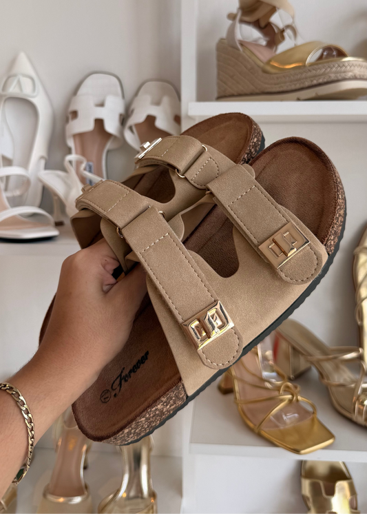 SANDALIAS DOS BROCHES GAMUZA SUELA CORCHO