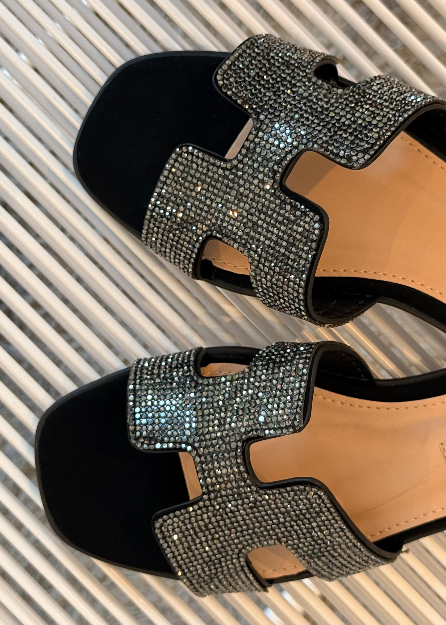 DUPE HERMES NEGROS CON BRILLITOS