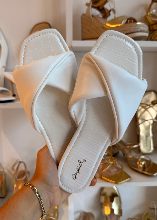 SANDALIAS BLANCAS SUELA CROCO