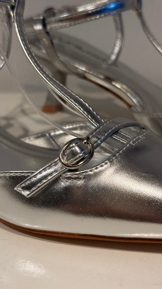 KITTEN PUMP HEELS PLATA CON CORREA