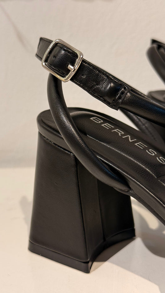 BLOCK HEELS NEGROS PULSERA BERNESS