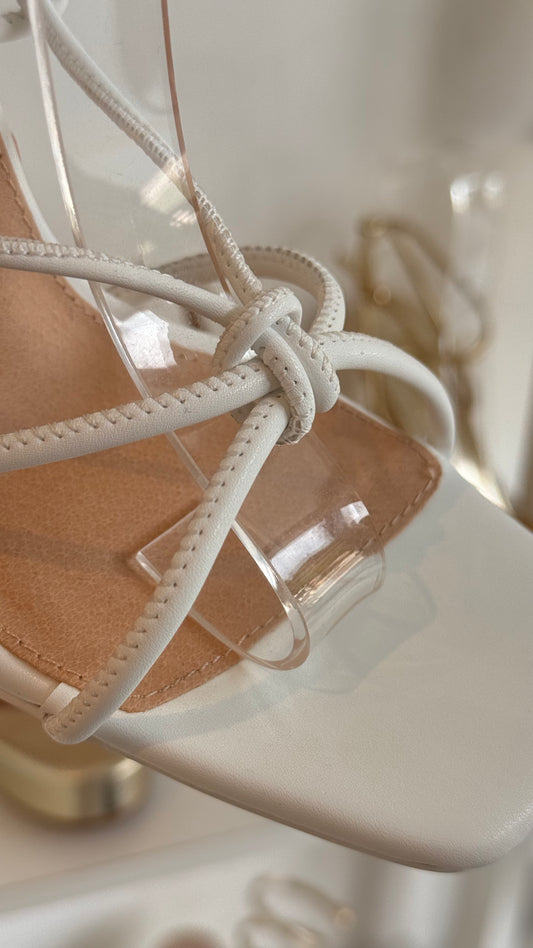 HEELS BLANCOS TACÓN COPA CON STRAPS