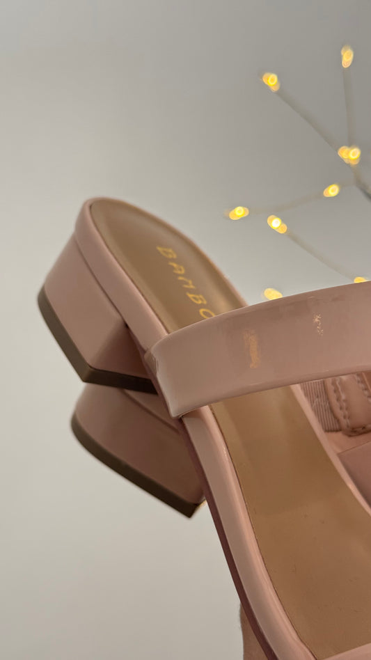 SANDALIAS CON TACONCITO NUDE CHAROL