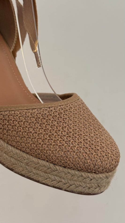 ALPARGATA CAFÉ CERRADA CON LISTONES