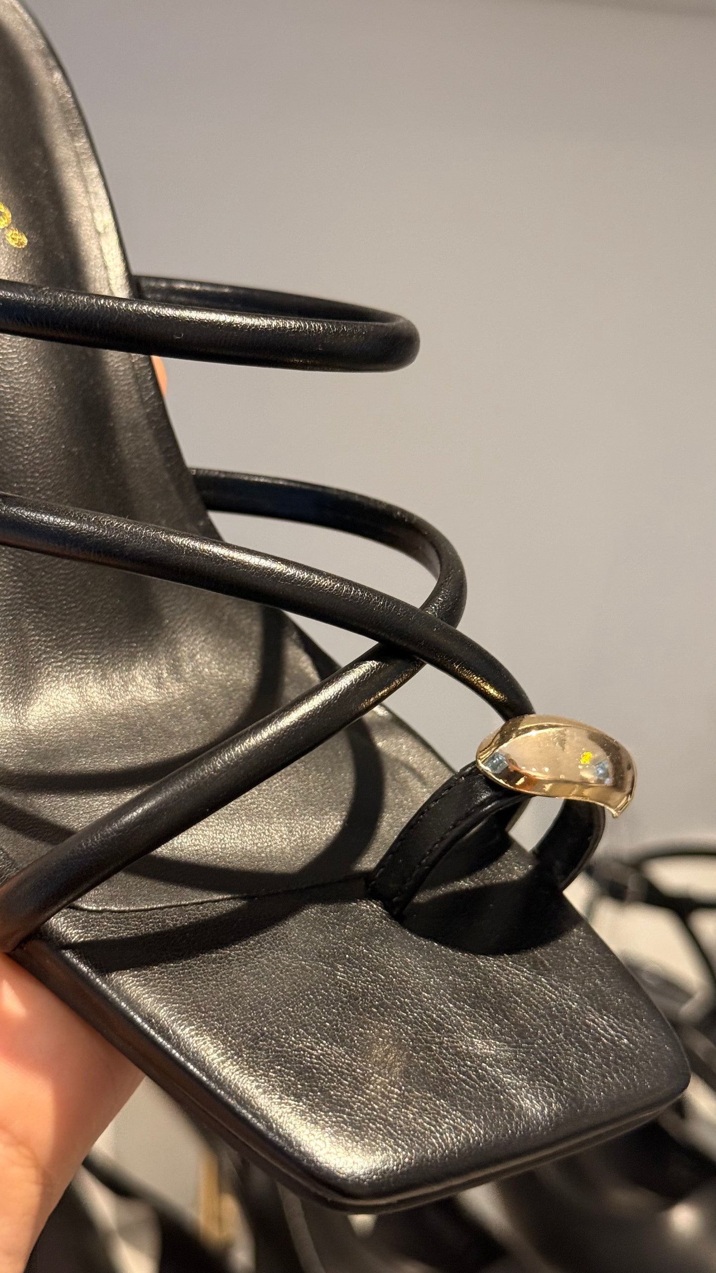 BLOCK HEELS NEGRO ANILLO