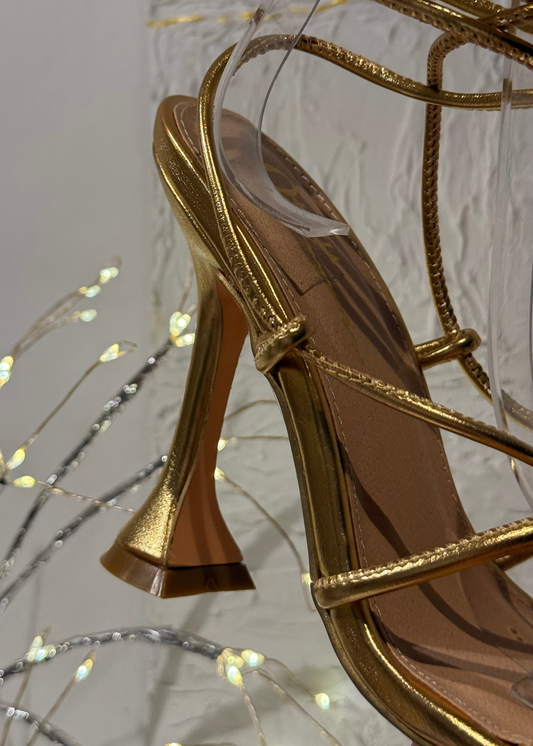 HEELS DORADOS TACÓN COPA CON STRAPS