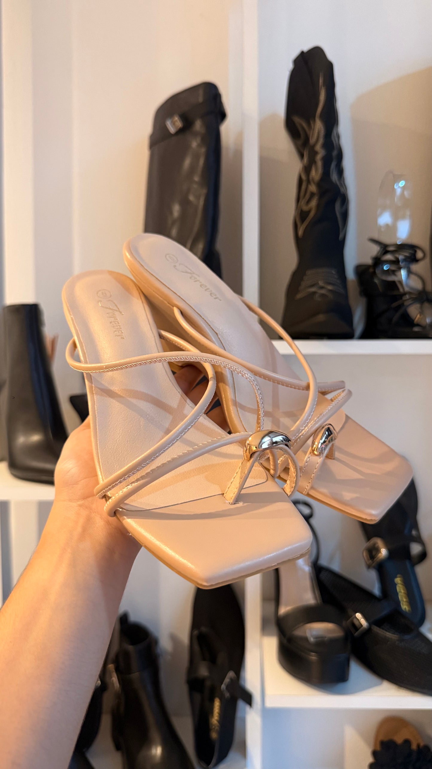 HEELS TACÓN CORRIDO NUDE DE ANILLO