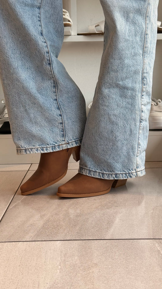 BOTINES COWBOY CAFÉ GAMUZA