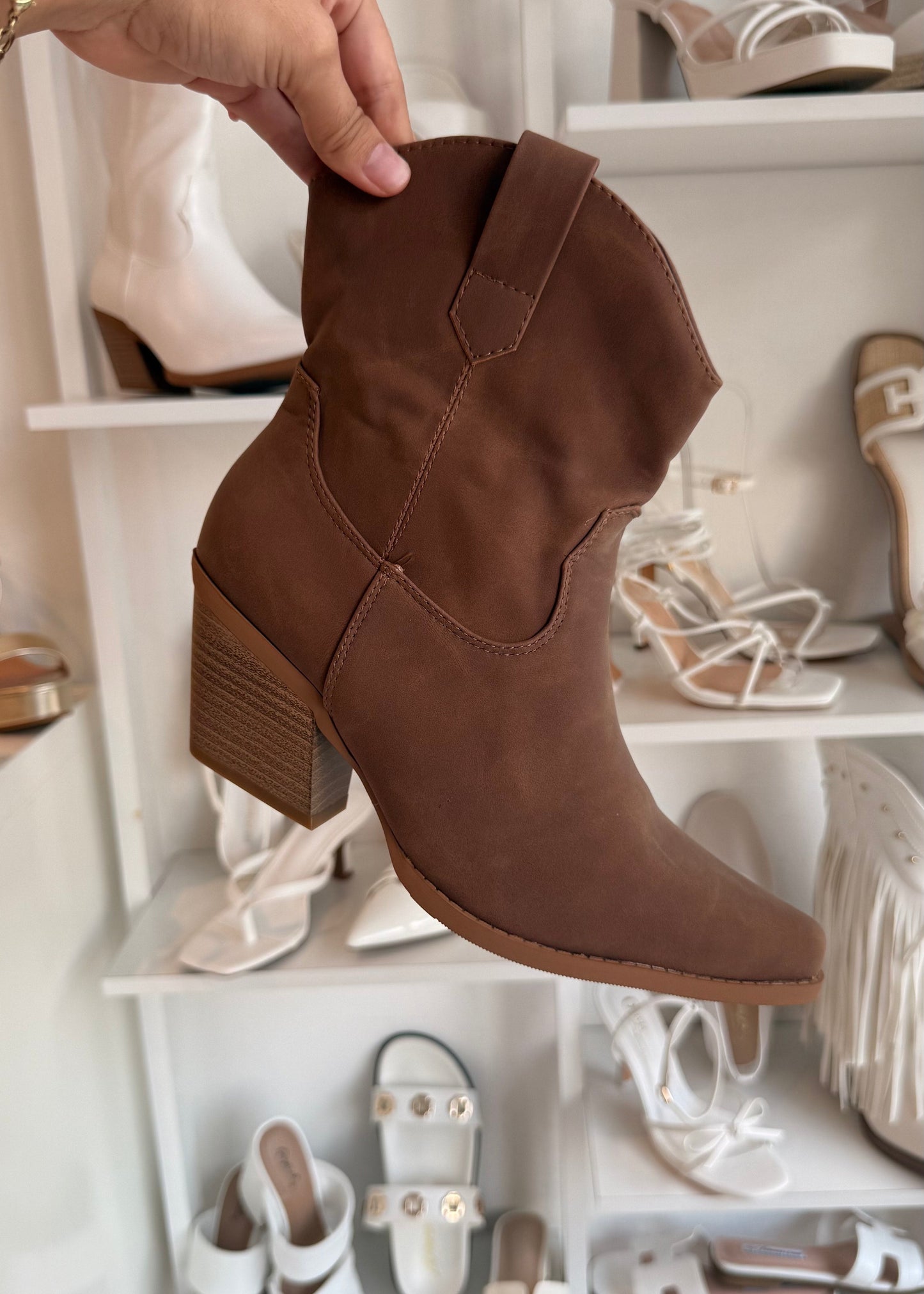 BOTINES COWBOY CAFÉ GAMUZA