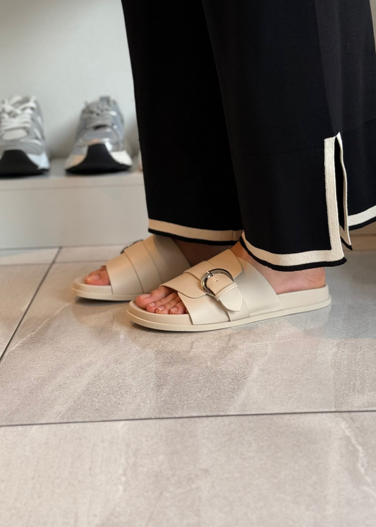 SANDALIAS LATTE SODA DE HEBILLA