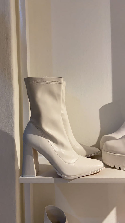 BOTINES TACON PUNTA PLATEADA