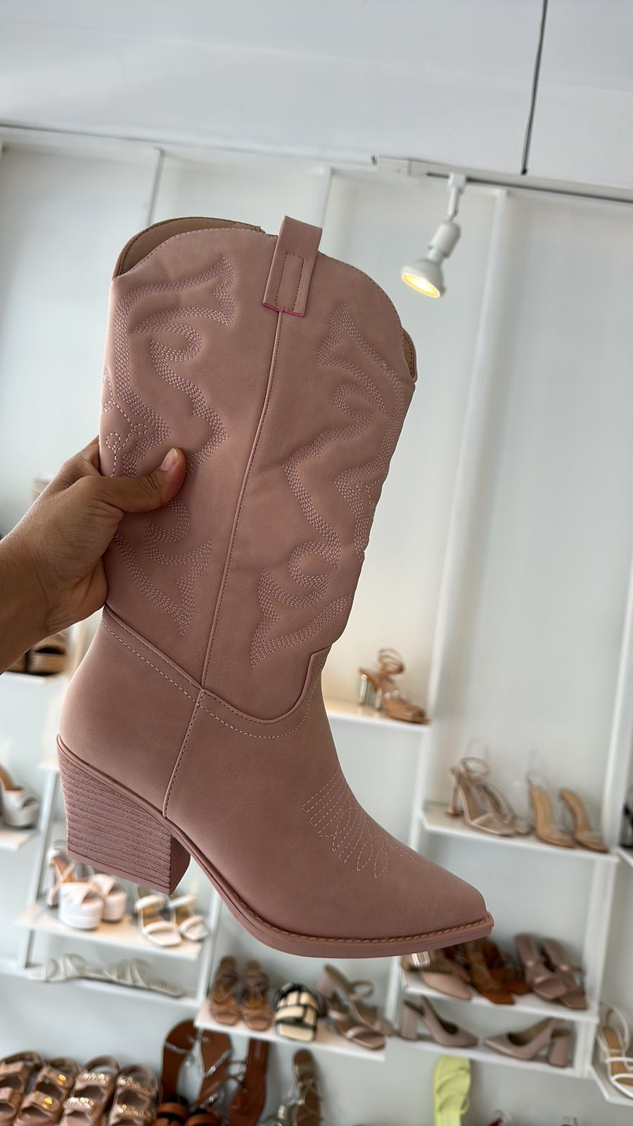 COWBOY BOOTS TOP MODA MAQUILLAJE