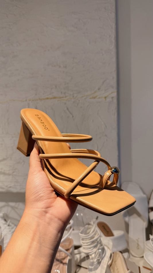 BLOCK HEELS CAPUCHINO CON ANILLO