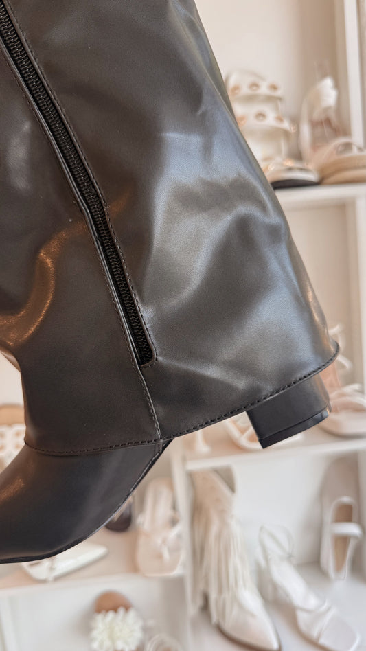 BOTAS CON FORRO NEGRO TACÓN GRUESO