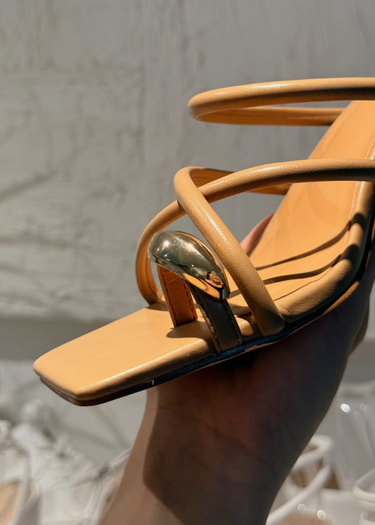 BLOCK HEELS CAPUCHINO CON ANILLO