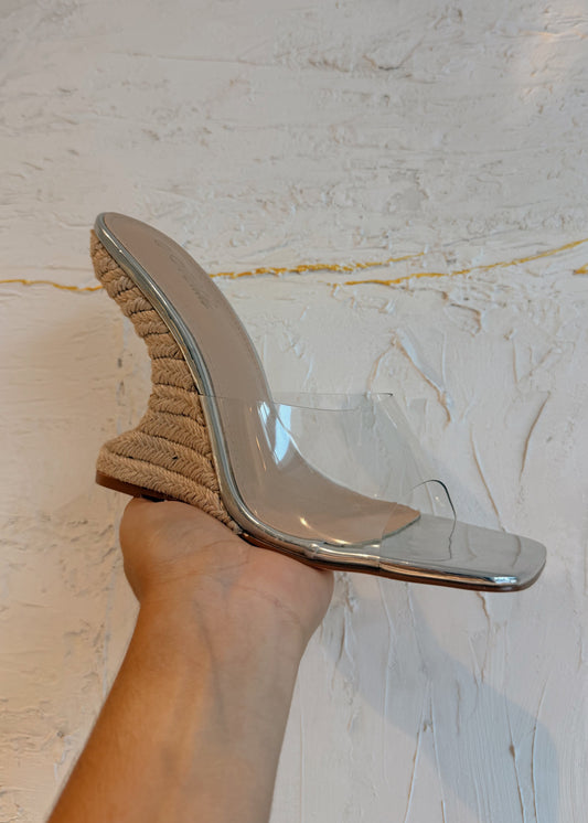 ALPARGATA TRANSPARENTE TACÓN YUTE CURVO Y SUELA PLATAEADA