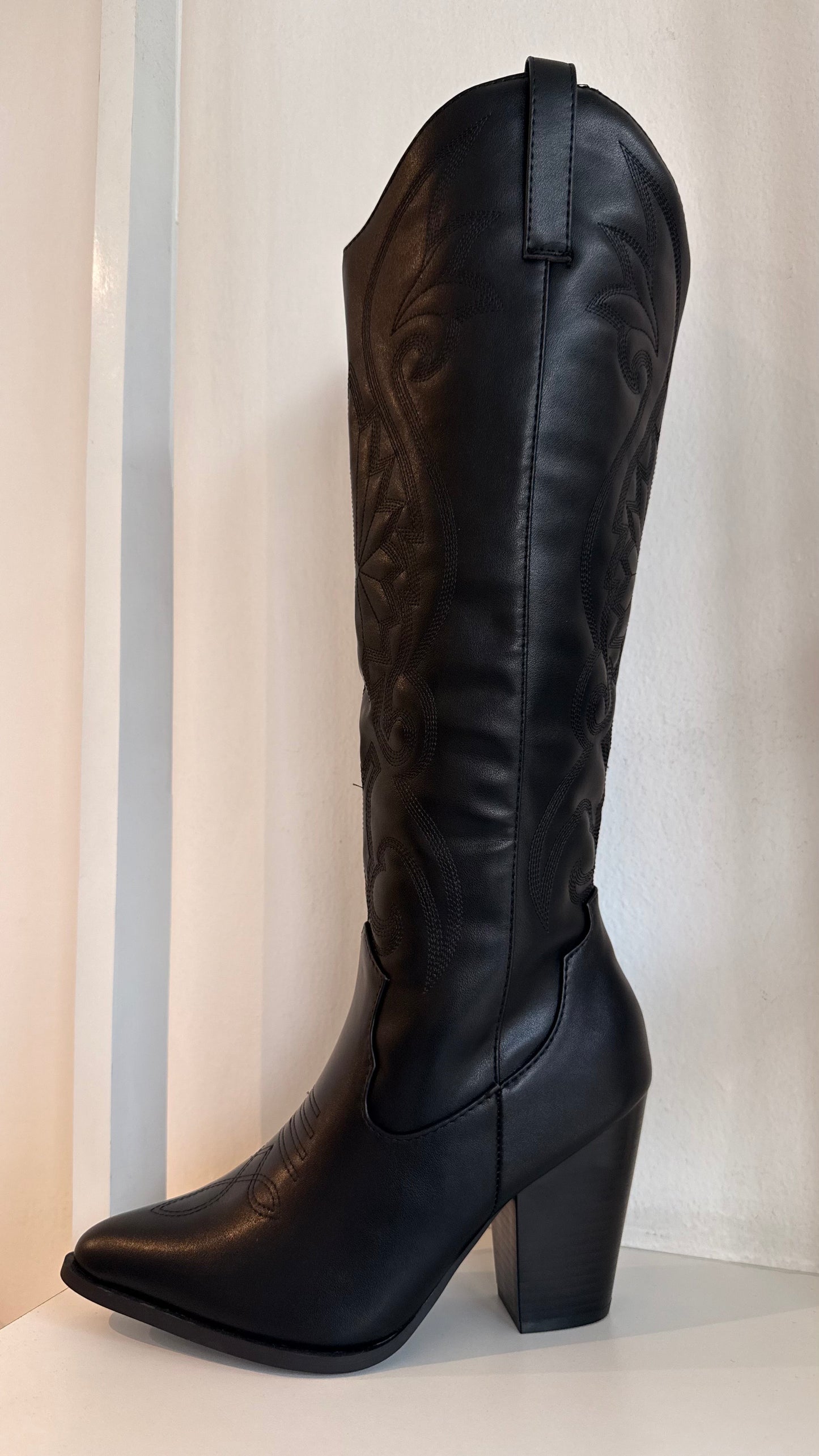 COWBOY BOOTS LARGAS CON TACÓN