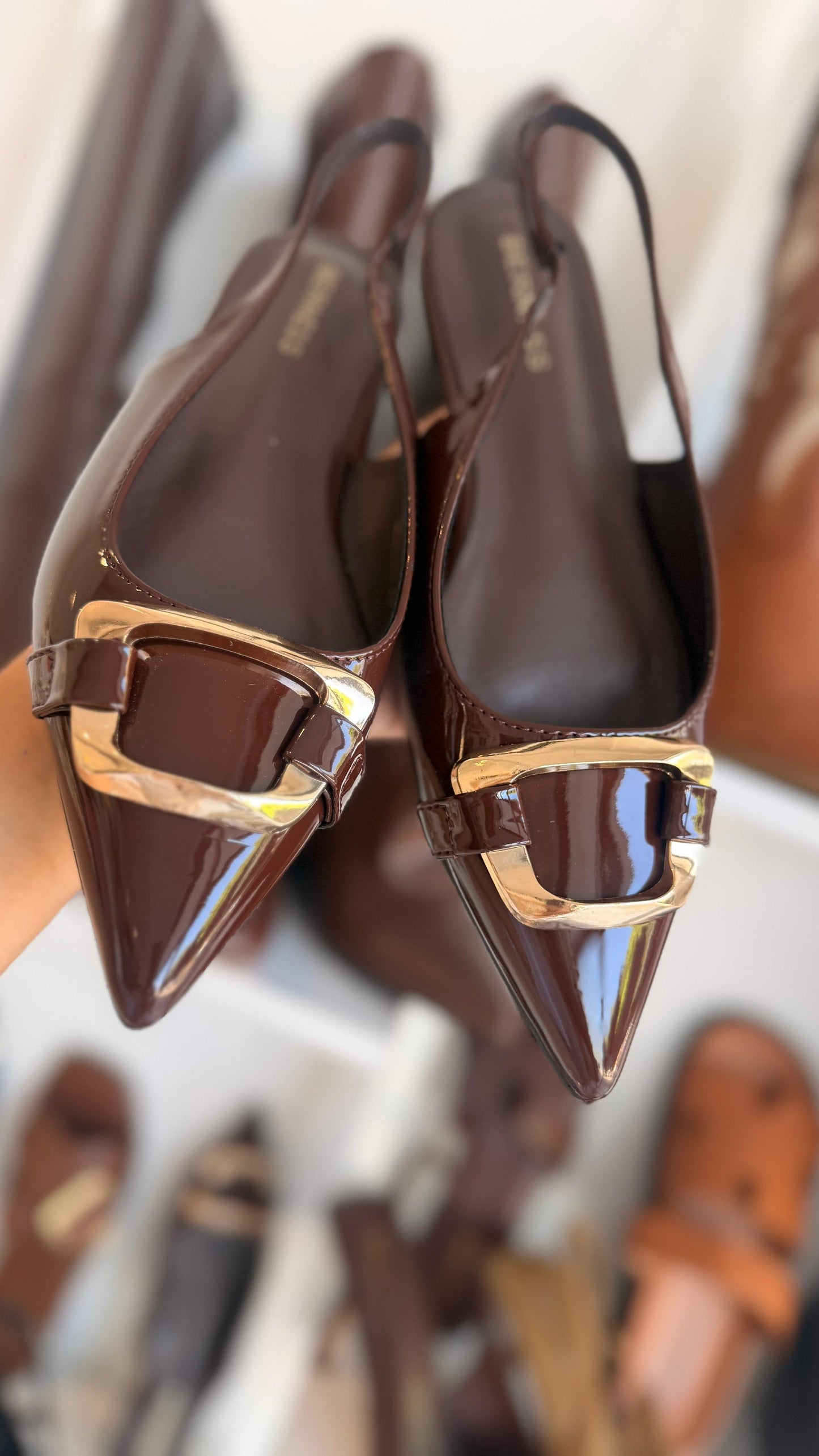 MULES CAFE DETALLE DORADO