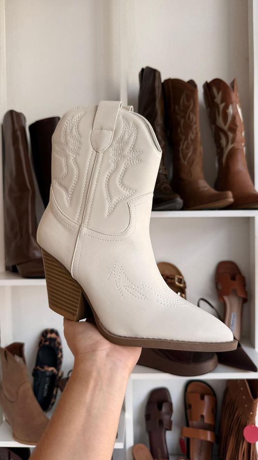 BOTINES COWBOY BORDADO FOREVER LATTE
